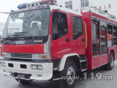 徐州消防斥三百万新添三辆抢险救援车-